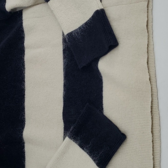 Banana Republic Mohair Blend Sweater Size Medium - Picture 12 of 12